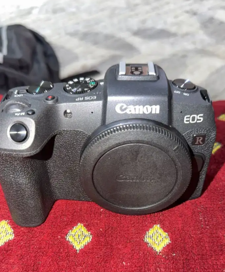 Canon camera with all its accessories