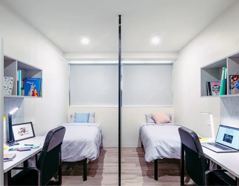 Twin Studio Bronze64241559240577110