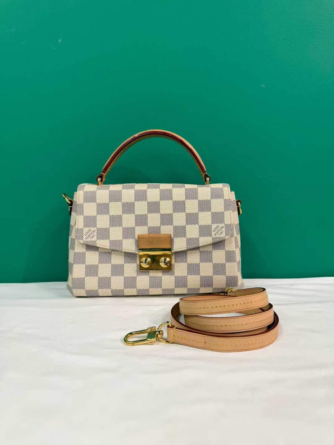 Louis Vuitton Messenger Bag – Pre-owned