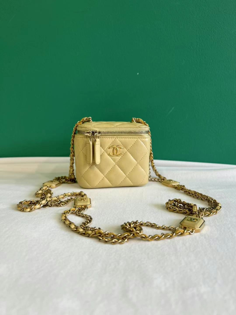 CHANEL Mini Vanity Box Bag – Yellow Lambskin Leather | Excellent Condition11 CHANEL Mini Vanity Box Bag – Yellow Lambskin Leather | Excellent Condition632281853847071111