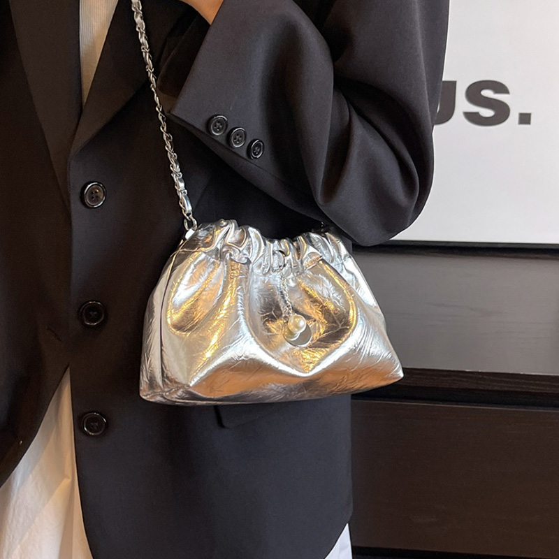 Chic Black Ruched Chain - Strap Bag63206103127555111