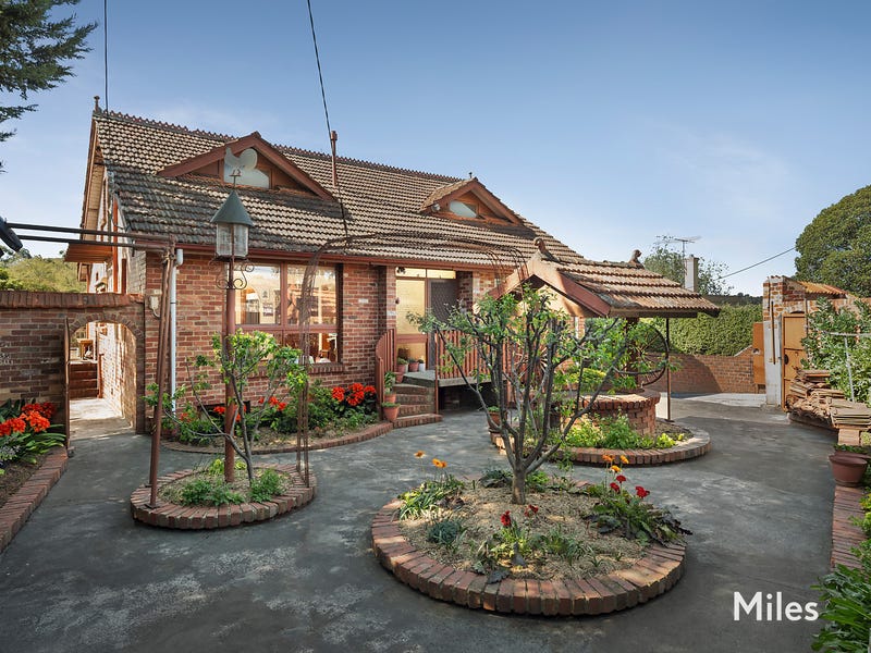 13 Lower Heidelberg Road, Ivanhoe, Vic 3079