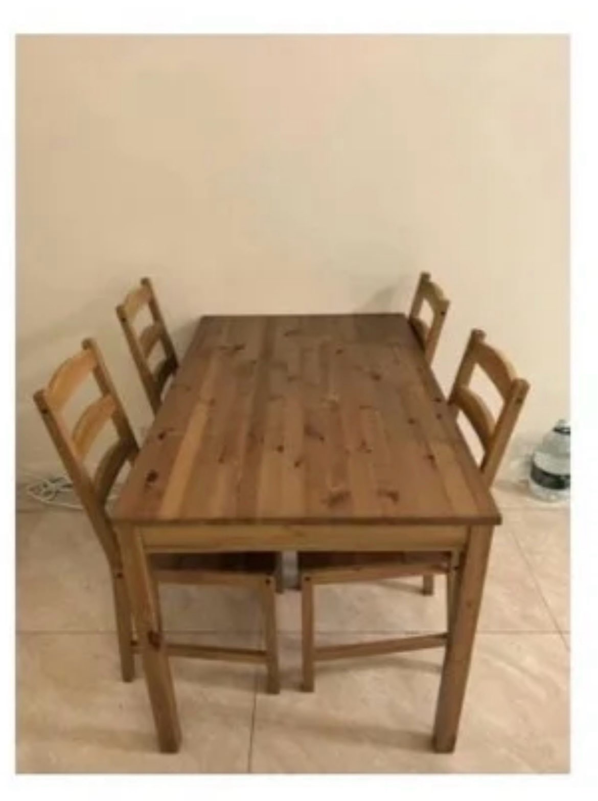 出宜家餐桌餐椅