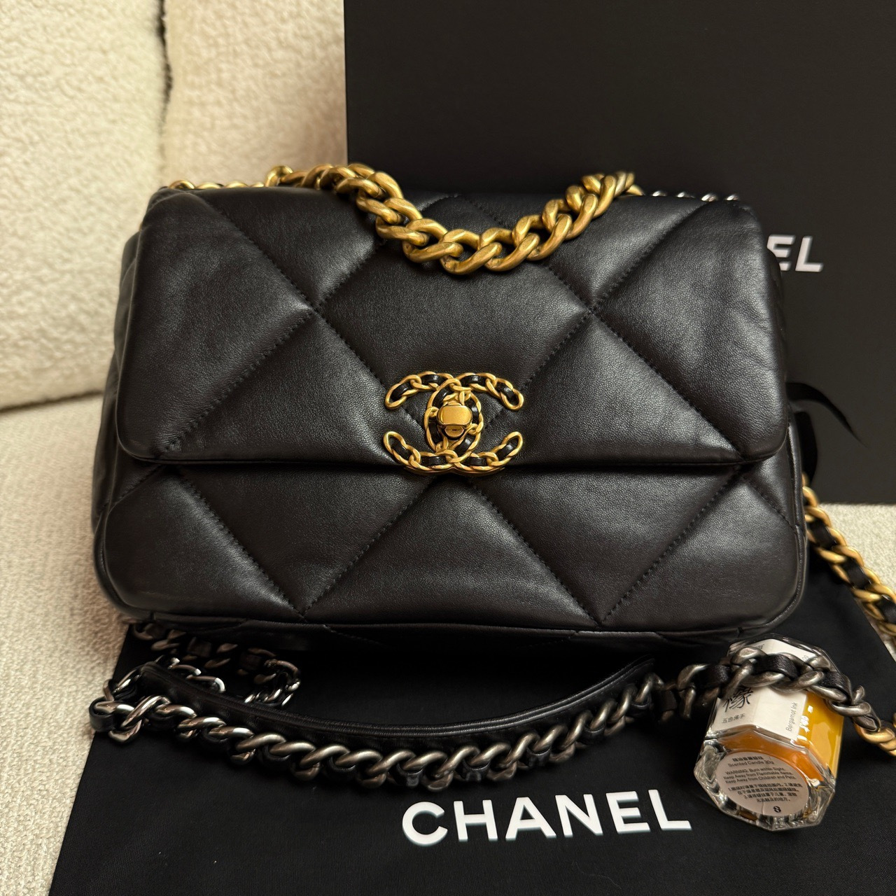 Chanel/香奈儿19bag小号黑金链条包