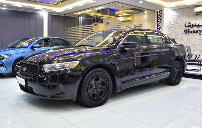 ford-taurus-2015-model-in-black-color-american-specs-64391411753090111