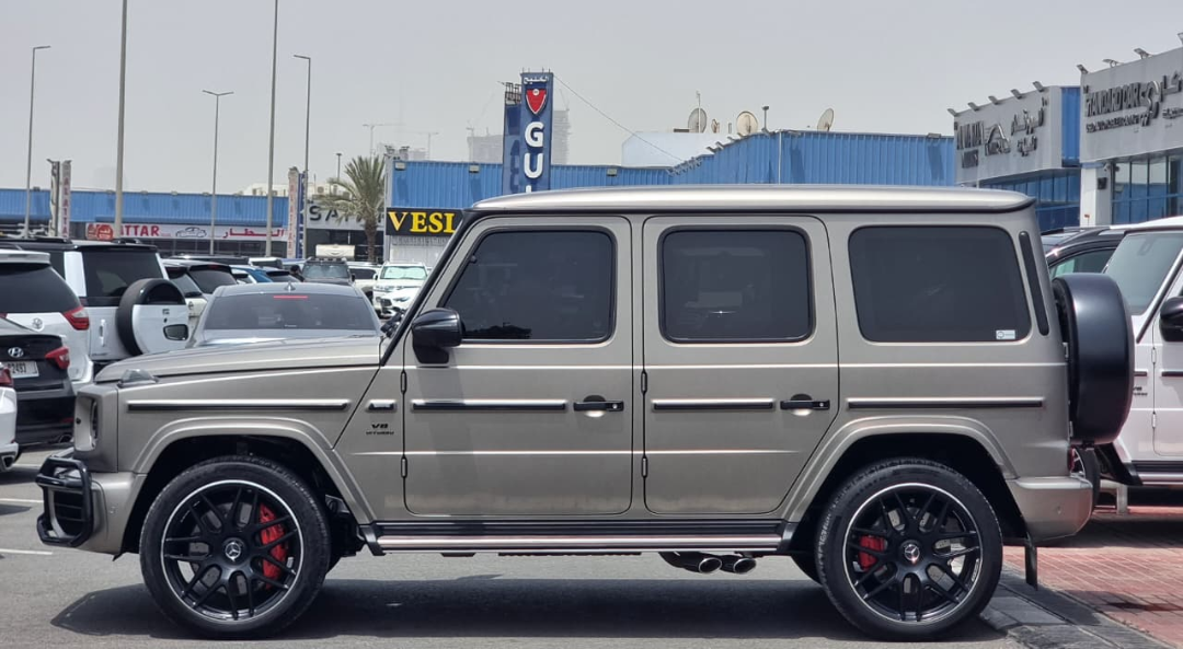 مرسيدس جي 63 AMG حزمة الليل المزدوجة مع كابينة كربون 2022 المواصفات اليابانية63548128303362112