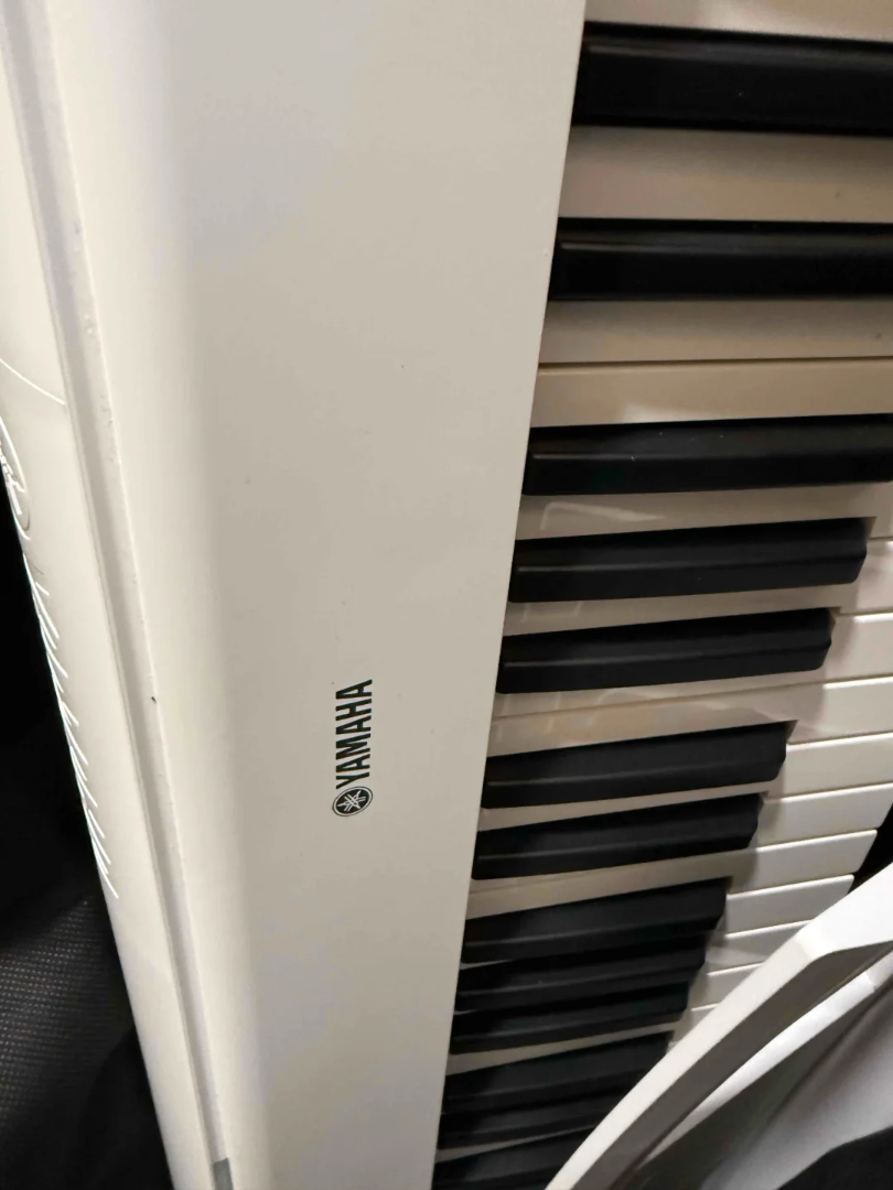 Super New Yamaha Electronic Keyboard + Pedal63314574226563111