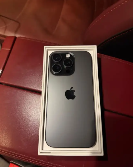 iPhone 16 Pro64981418974723110