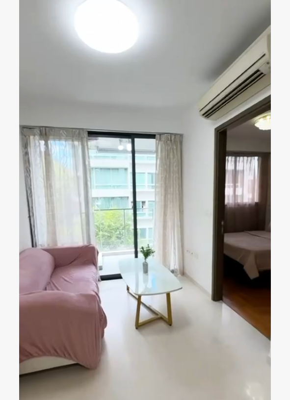 2B2B, walk to Dhoby Ghaut MRT station63435499567490110