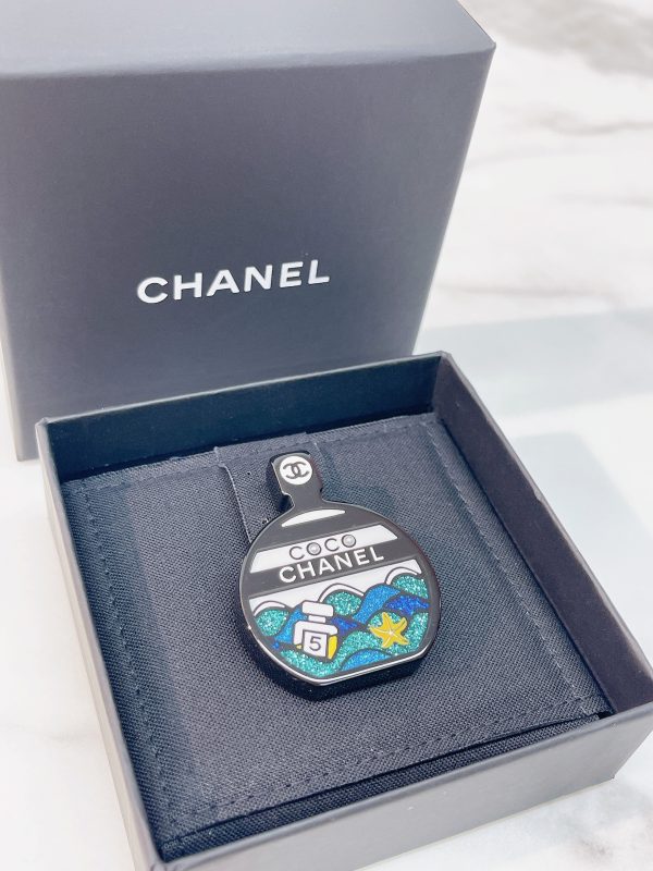 CHANEL BROOCH64321657278721111