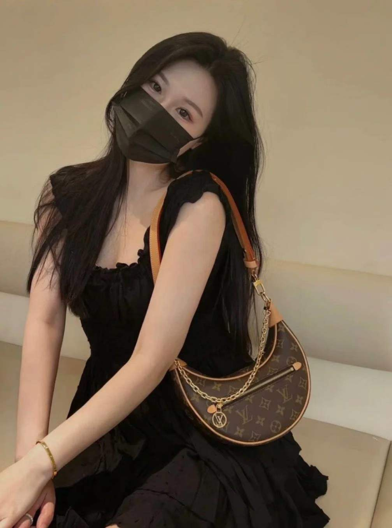 Louis Vuitton Loop Bag – Monogram Canvas Crescent Style | 97% New63227620987907112