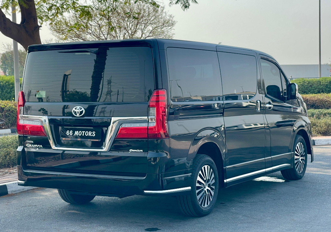 2024 TOYOTA GRANVIA  GCC  FULL OPTION63681867855873113