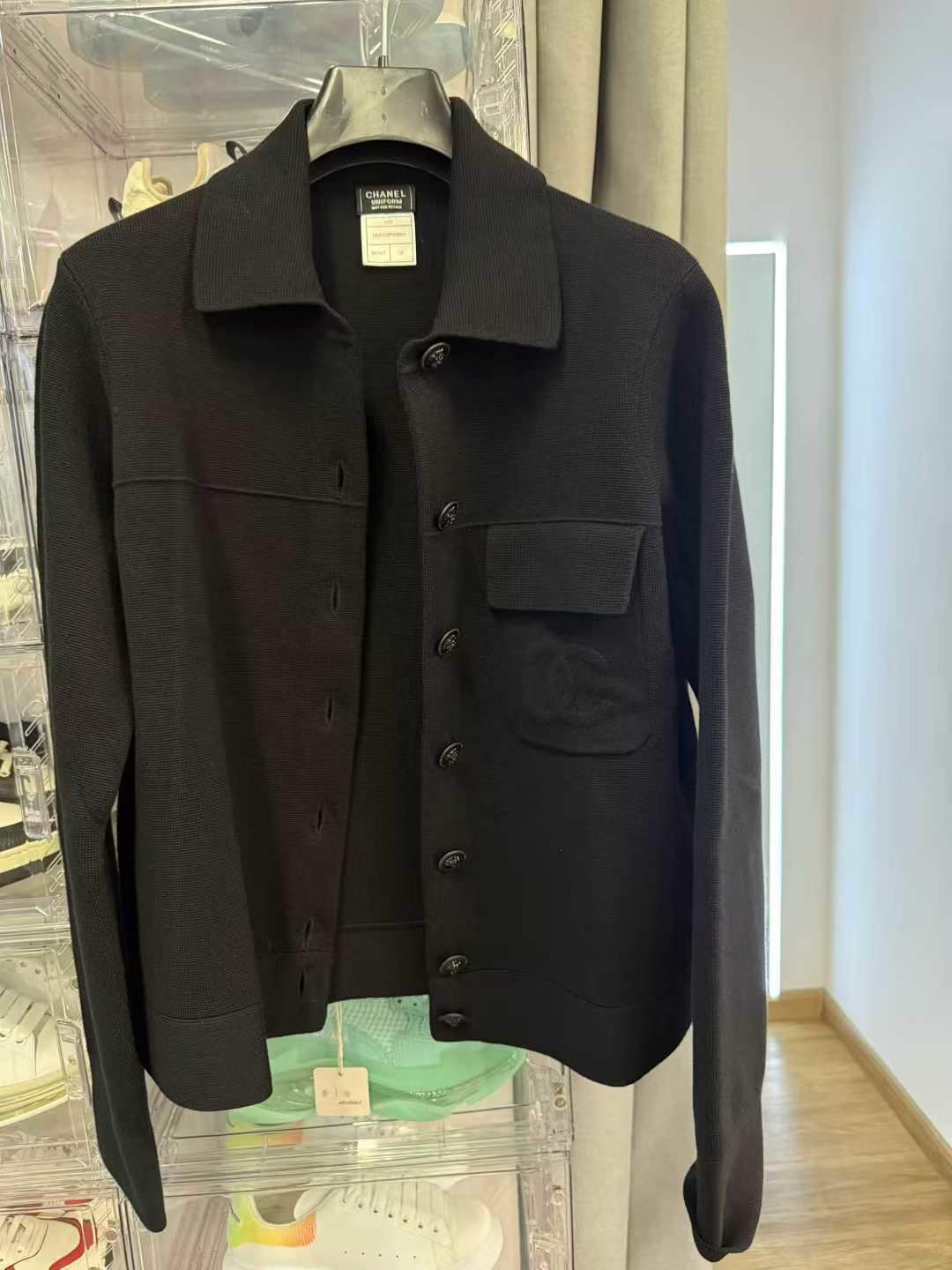 زي خدمة CHANEL - مقاس نسائي M (مستعمل)63817334203649110