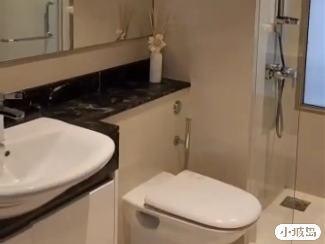 All-female apartment near NUS/Curtin  
No smoking @ No large pets  
Close to Haw Par Villa MRT station for quick access to NUS/Curtin  
Fully furnished with free maintenance63384227506177112