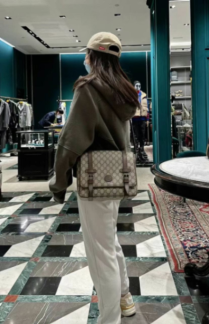 Gucci GG Supreme Messenger Bag – Brown Leather Trim | Excellent Condition63228249721218112