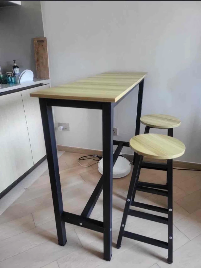 Come out with the bar table and 2 bar stools63499448117891111