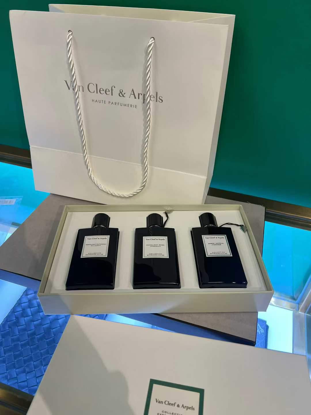 Van Cleef & Arpels Perfume Gift Set