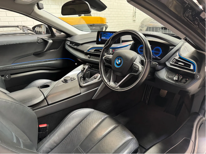 2015年 宝马i8 颜值爆表64687564479745112