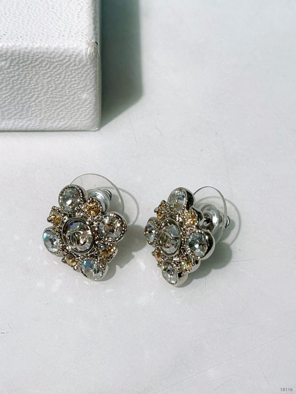  CHANEL EARRINGS64320497697282112