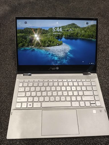 HP Pavilion x360 قابل للتحويل بسعة 256 جيجابايت