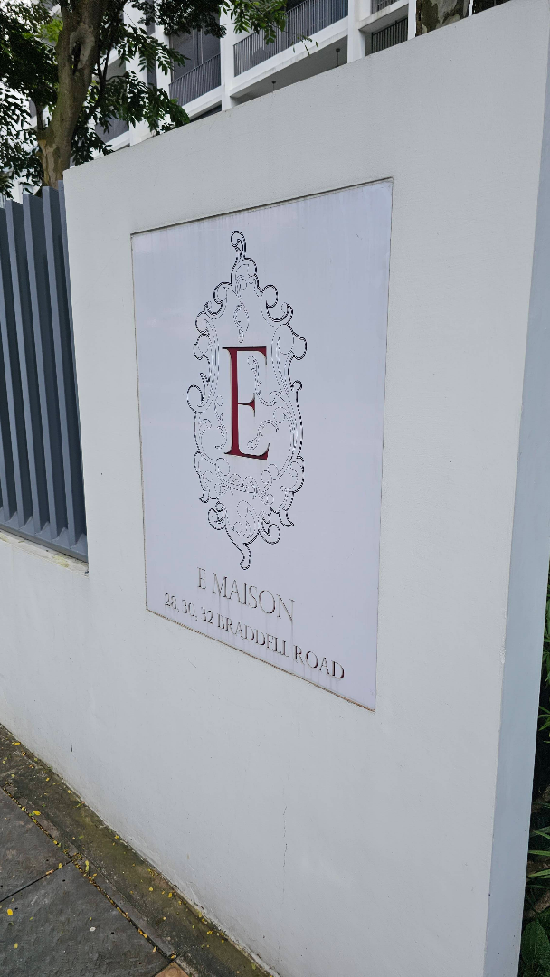 E Maisons (The Maisons)63532960938243112