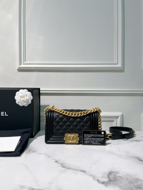  CHANEL SMALL BOY HANDBAG, Black/Gold