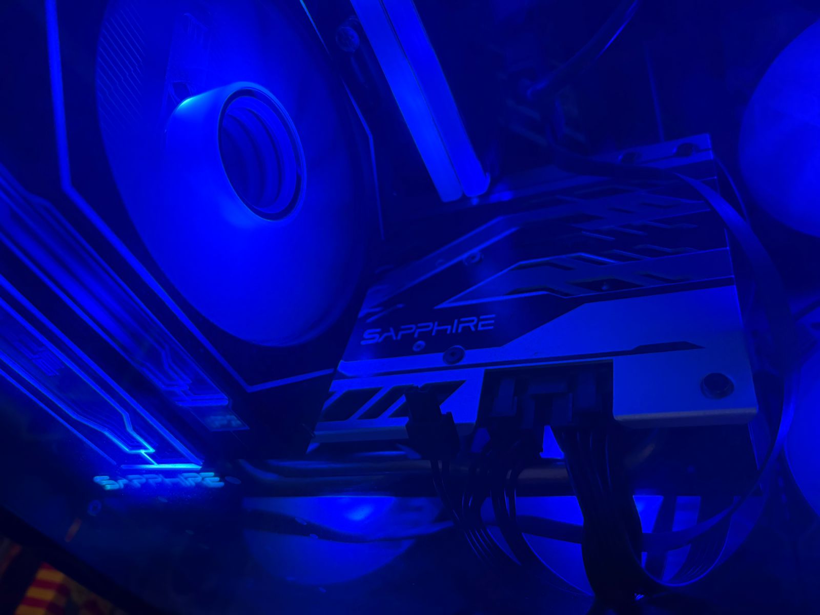 بطاقة الرسوميات Sapphire RX 570 Nitro+ 8 جيجابايت بحالة ممتازة64189226415234114