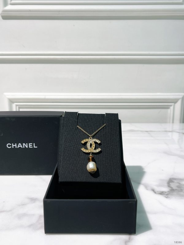 CHANEL NECKLACE