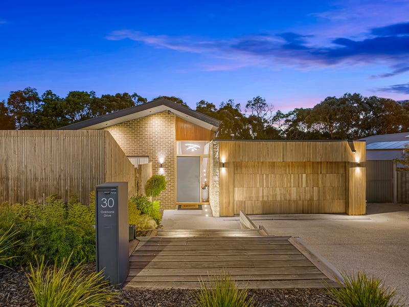 30 Oakbank Drive, Mount Helen, Vic 3350