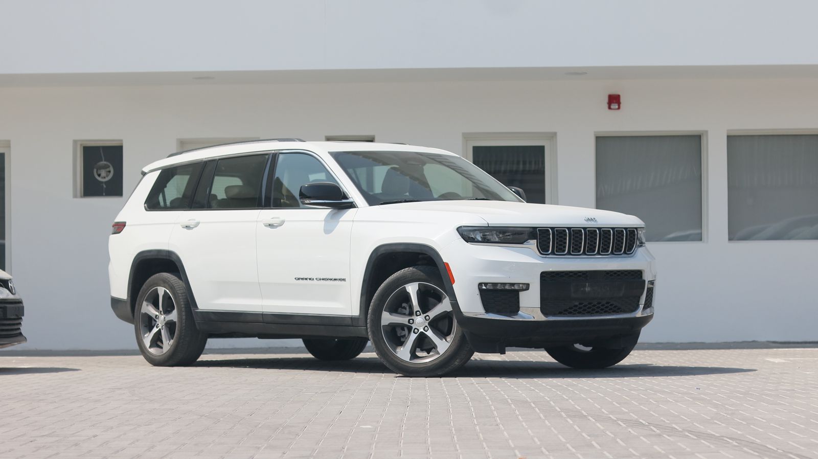 /ar/city-dubai/cate-car-used-car/jeep-grand-cherokee-limited-2023-vxr-6407662538201911/-9