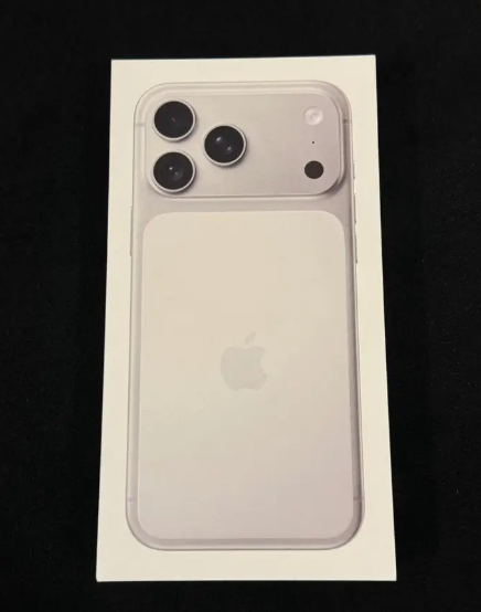 iPhone 17 Pro Max 256GB Silver AirPods 4