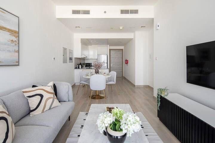 Fully Furnished 1-Bedroom Apartment for Sale - JVC64082050244995111