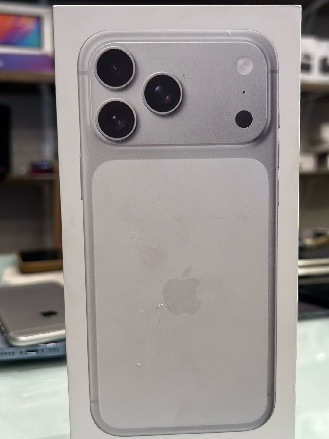 Iphone 17 pro max 25664246053789187111