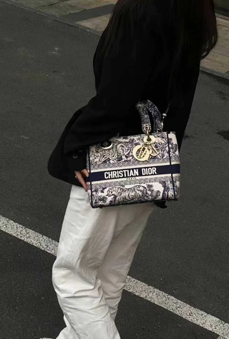 Authentic Dior Medium Lady D-Lite Bag – Embroidered Reverse Blue | Excellent Condition63227967202051114