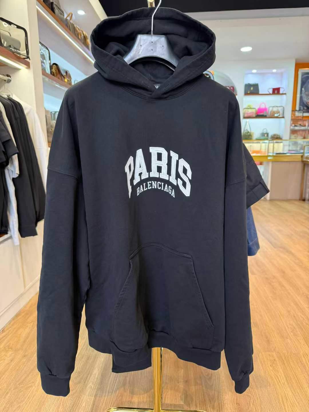 Balenciaga Hoodie – Size 263825395584385110