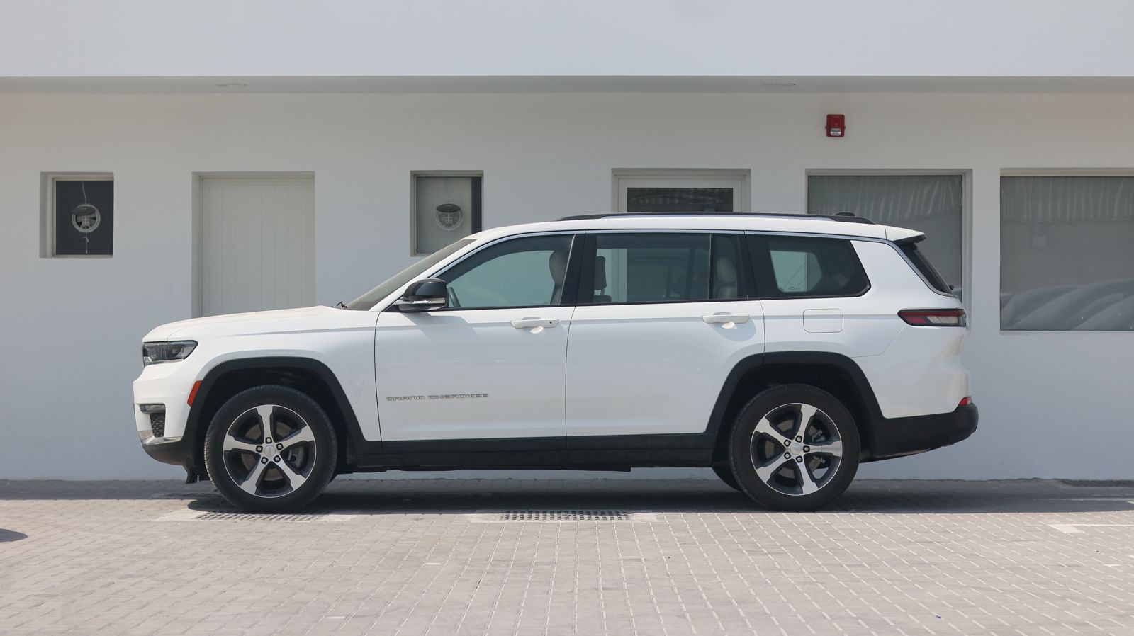 /ar/city-dubai/cate-car-used-car/jeep-grand-cherokee-limited-2023-vxr-6407662538201911/-6
