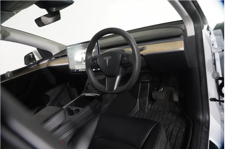 Tesla Model Y 2023 Standard Range64665931571330112