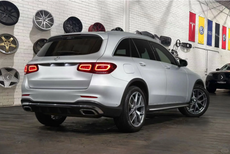 出售｜2020年奔驰 GLC200 AMG Line64683873339394111