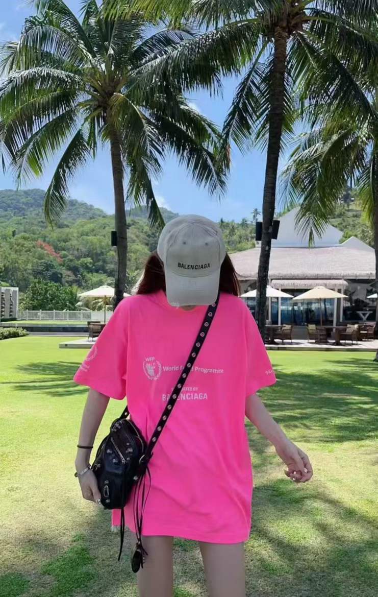 Balenciaga T-Shirt – Size XS (Pre-owned)63828063238145111