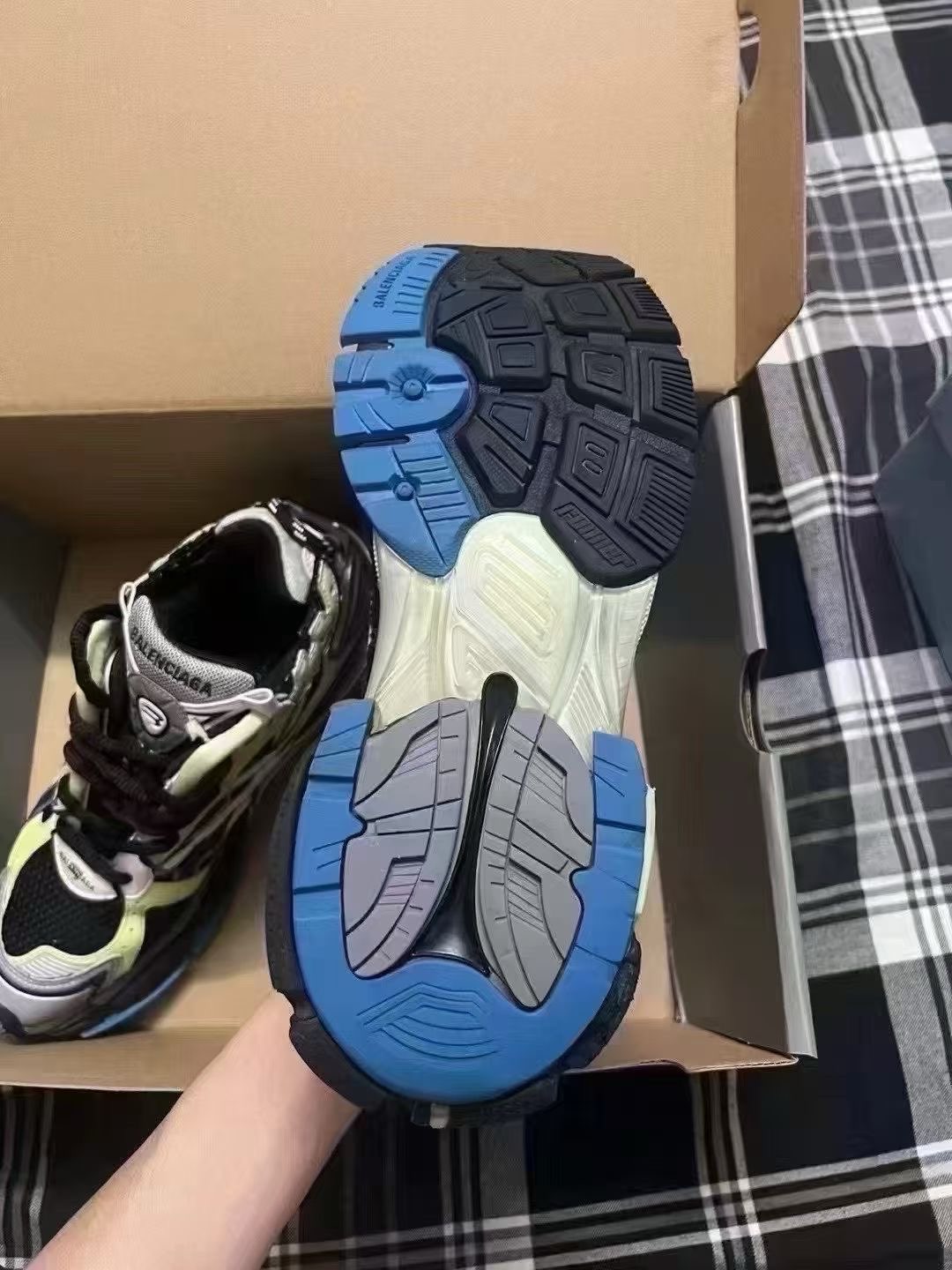 Balenciaga巴黎世家黑灰绿runner63682845200641114