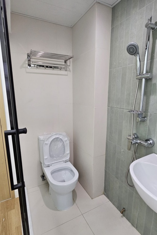 Entrust Western Camp's Western Connaught Road apartment63466366893057112