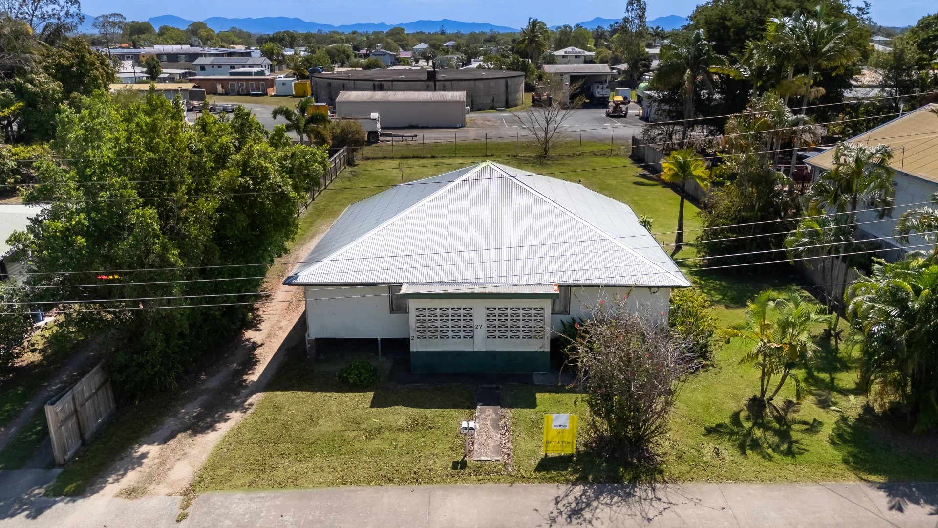1&2 /22 Ann Street, Proserpine QLD 480064660579359617111