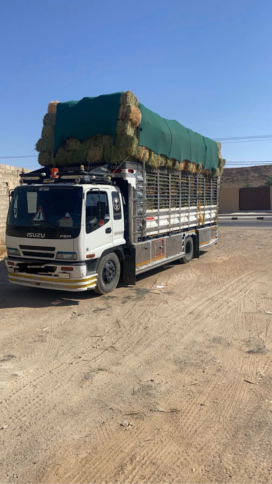 Lorry six axle 7 meters for transportation64014916414209112