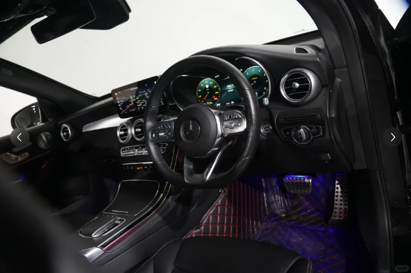 是真的帅的，黑得发光的奔驰GLC64664680610690111