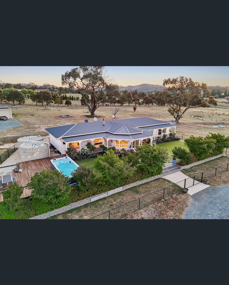 10 Buckley Place, Royalla, NSW 2620