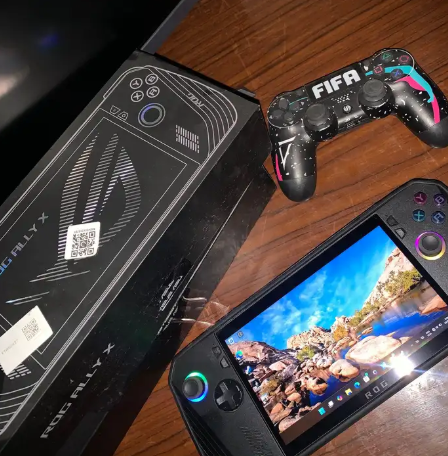 For sale ASUS ROG Ally X 1TB storage screen controller