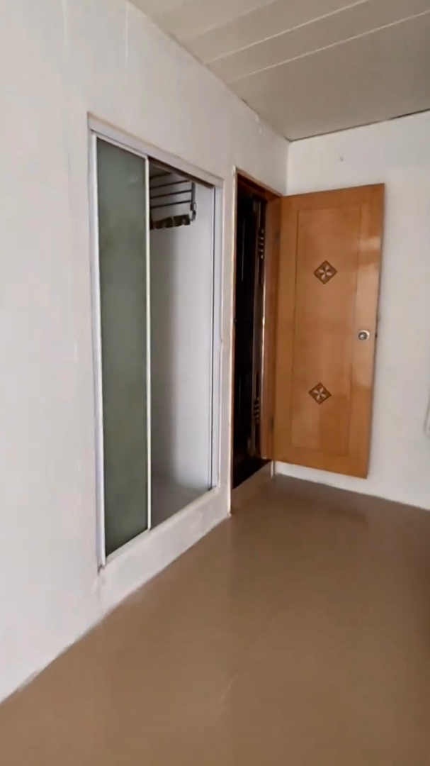City center, one bedroom and one living room, near Sham Shui Po MTR station63424421158658113