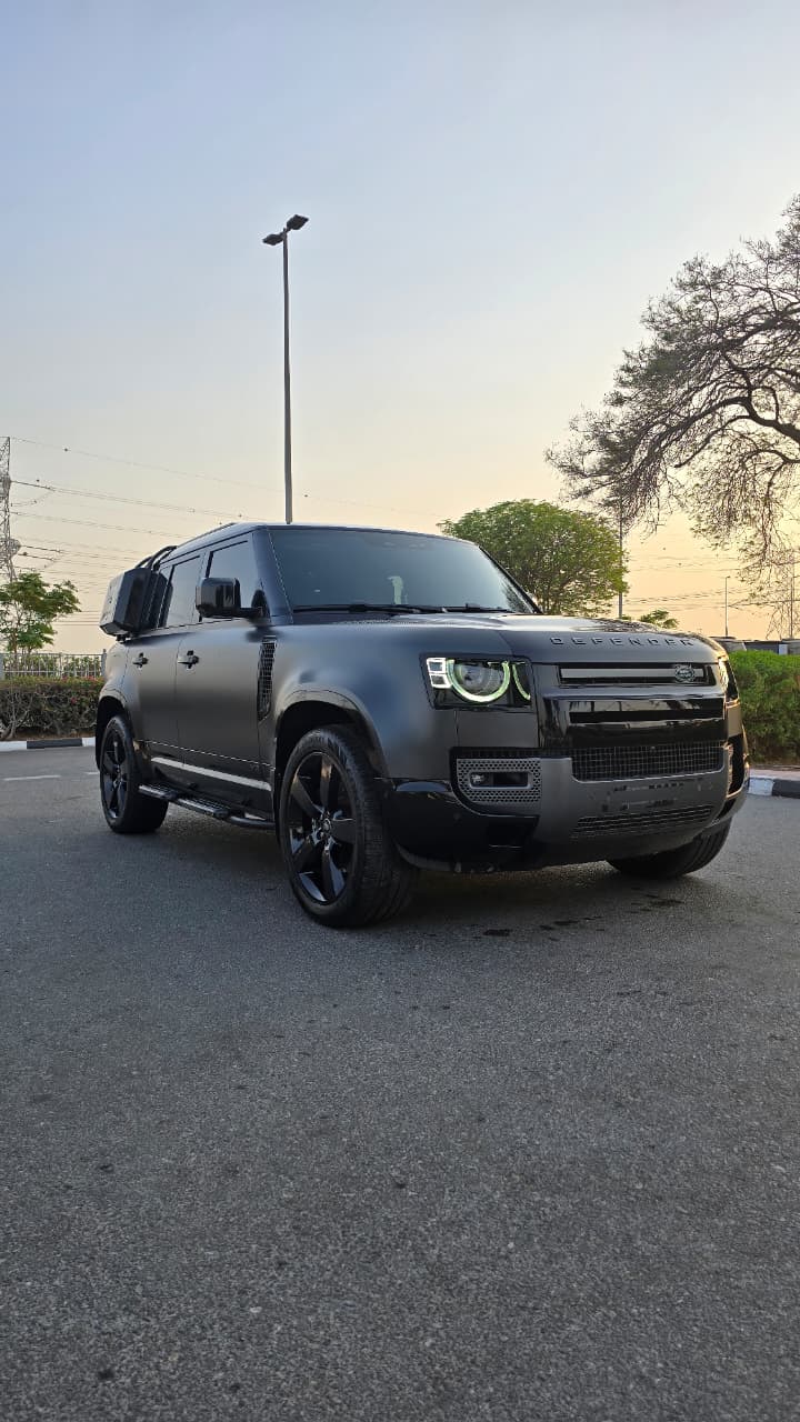 Defender 110 HSE - V8 -  P 525 - Carithian Edition - GCC Specs - 202463678555560579110
