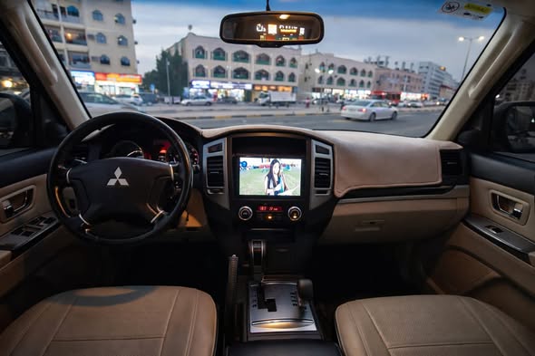 ميتسوبيشي باجرو 2015ext3 mitsubishi-pajero-2015-64894904146050113