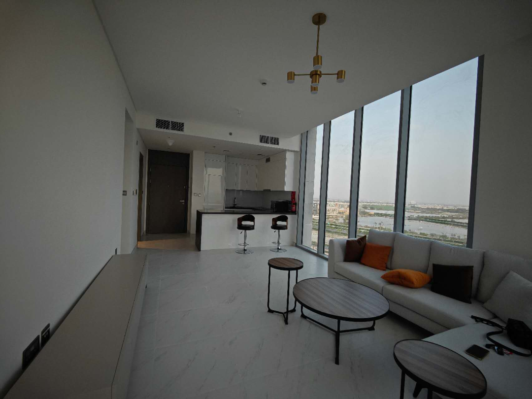 Corner Unit - Furnished - ready to move63548335336321112